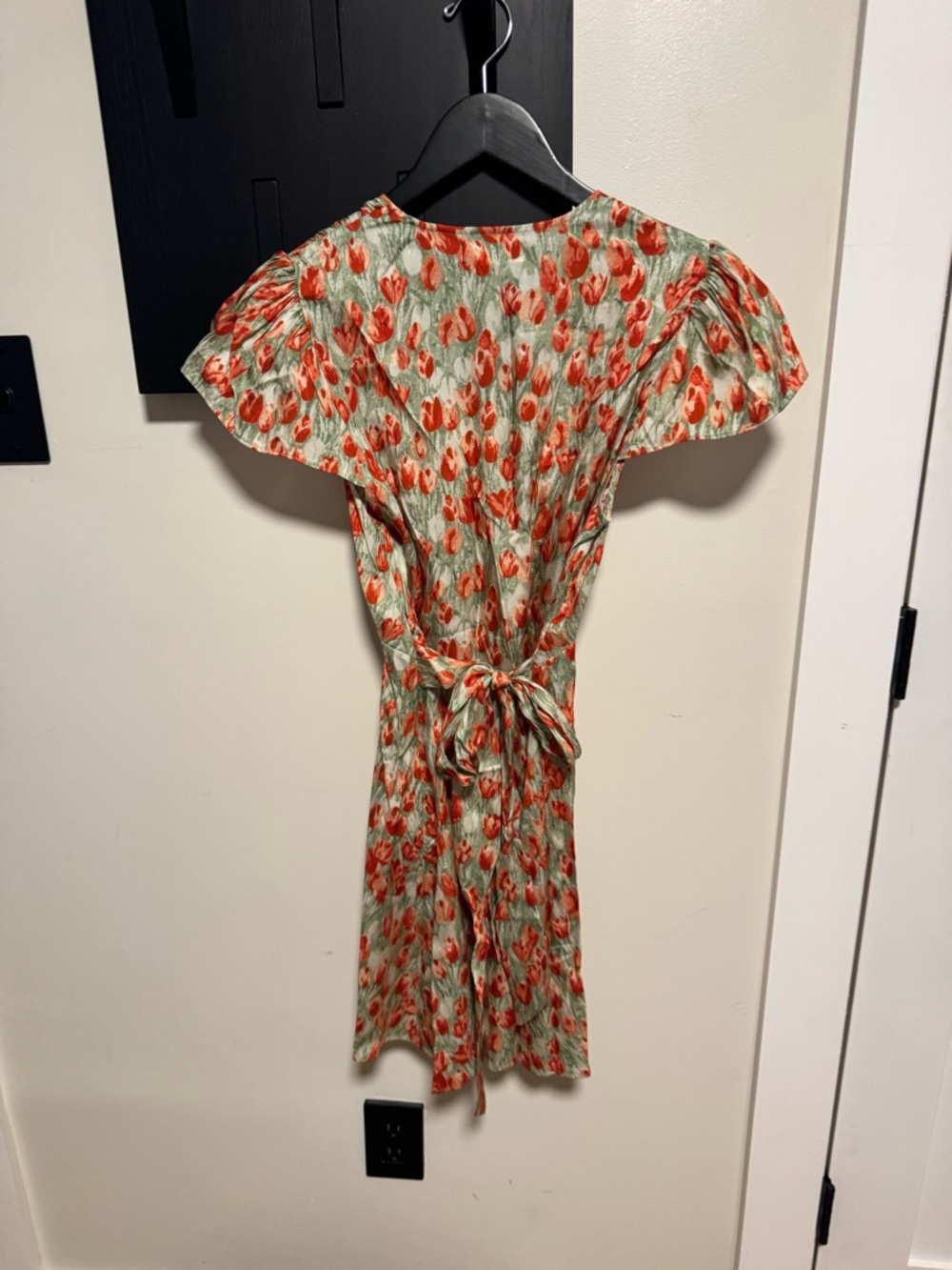 Doen Floral Mini Dress in Mint Green and Red - Picture 7 of 8
